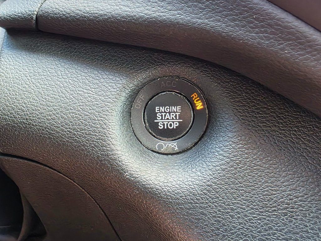 2019 Jeep Cherokee Latitude Plus FWD - 22929686 - 32
