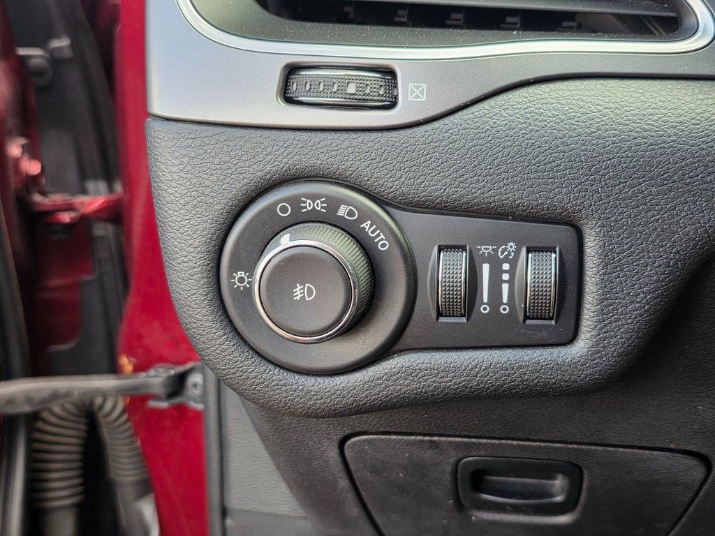 2019 Jeep Cherokee Latitude Plus FWD - 22929686 - 35