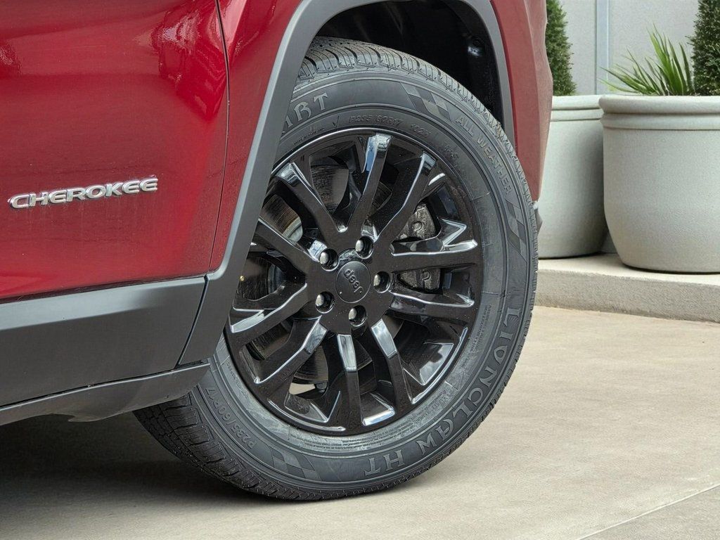 2019 Jeep Cherokee Latitude Plus FWD - 22929686 - 6