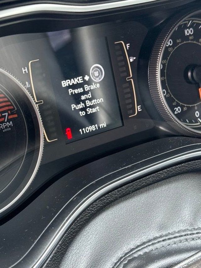 2019 Jeep Cherokee Latitude Plus FWD - 23046361 - 1