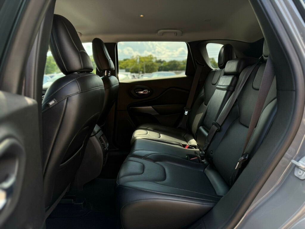 2019 Jeep Cherokee Limited photo 12