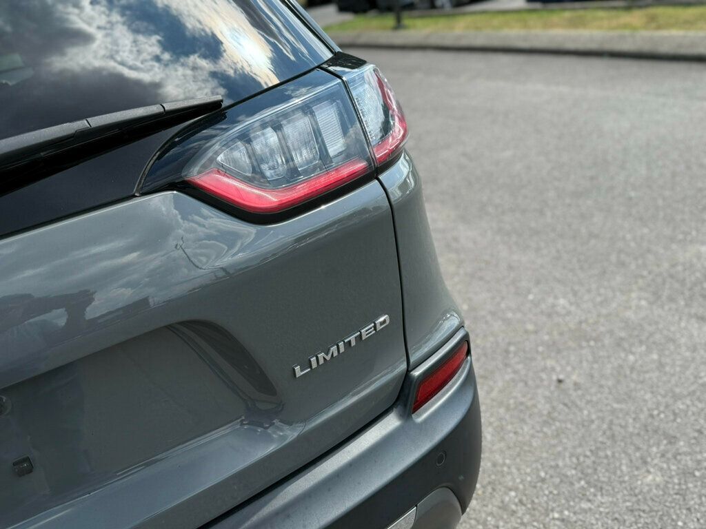2019 Jeep Cherokee Limited photo 18