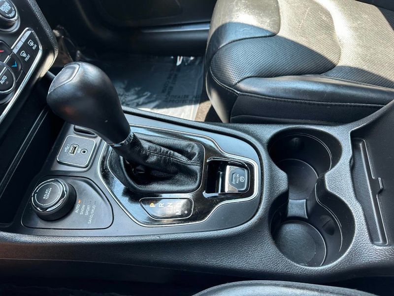 2019 Jeep Cherokee Limited 4x4 - 22901082 - 38