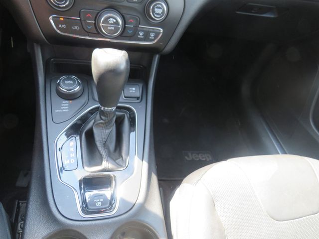 2019 Jeep Cherokee Limited 4x4 (Clear Title) - 23080249 - 8