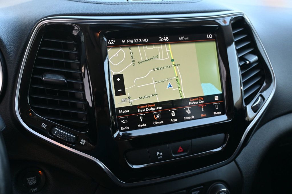 Jeep Cherokee photo 12