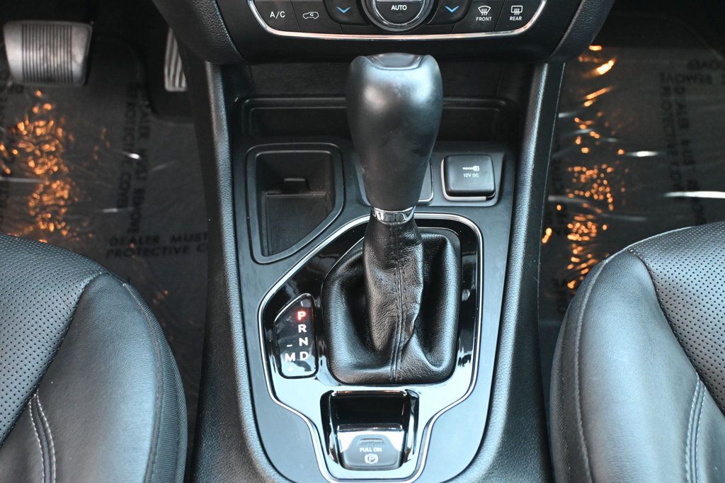 Jeep Cherokee photo 13