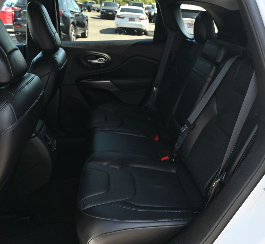 Jeep Cherokee photo 15