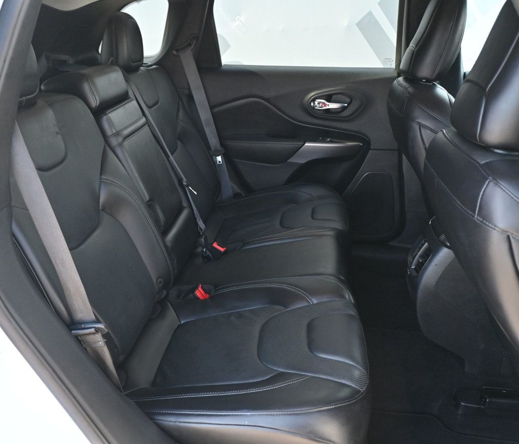 Jeep Cherokee photo 17