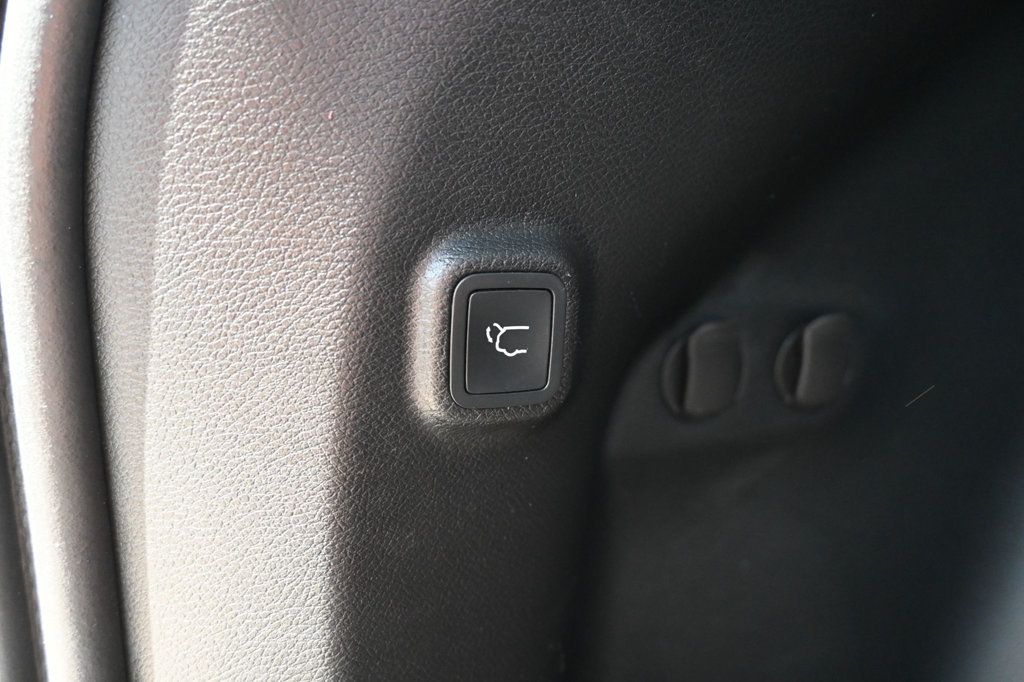 Jeep Cherokee photo 18