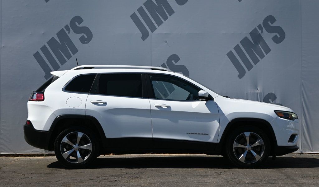 Jeep Cherokee photo 4