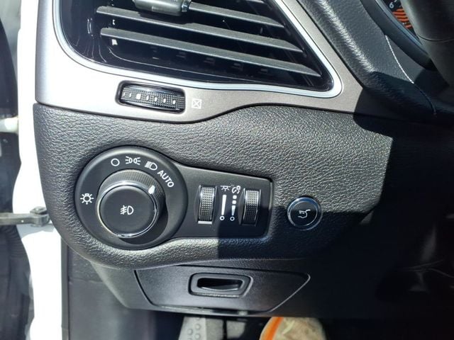 2019 Jeep Cherokee Limited FWD - 22989164 - 14