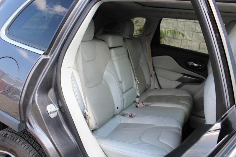 2019 Jeep Cherokee Limited FWD - 22915527 - 18