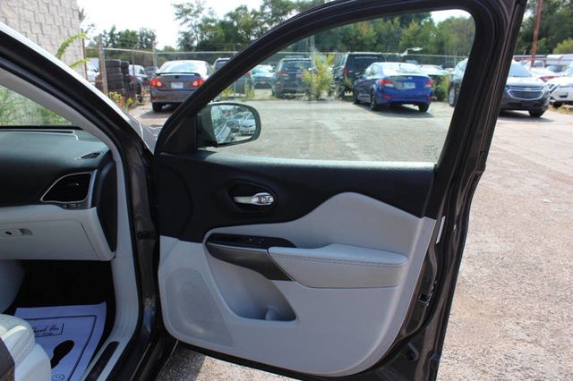 2019 Jeep Cherokee Limited FWD - 22915527 - 19