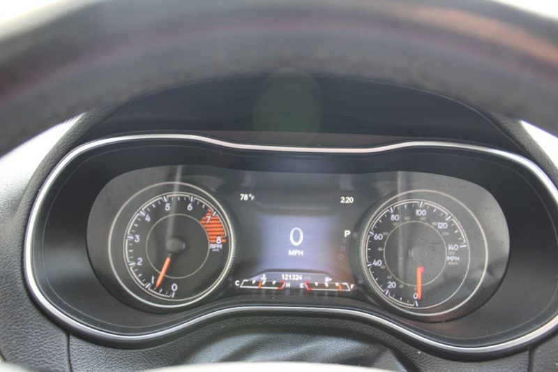 2019 Jeep Cherokee Limited FWD - 22915527 - 28