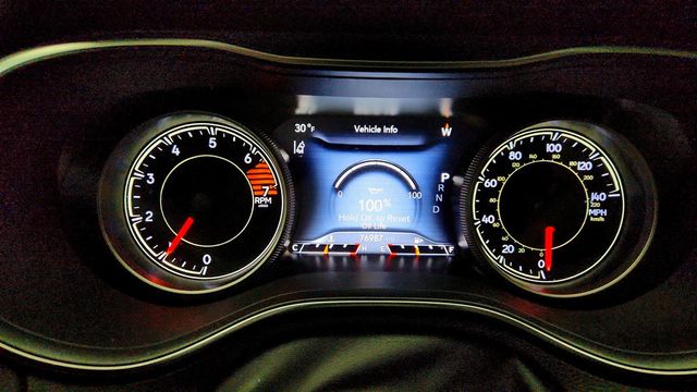 2019 Jeep Cherokee Limited with Power Sunroof and Technology Package - 22974032 - 14