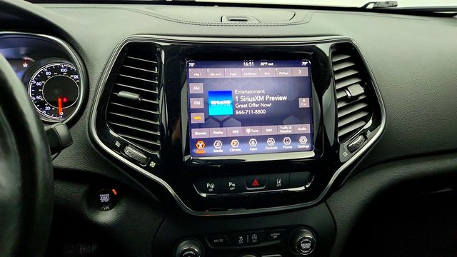 2019 Jeep Cherokee Limited with Power Sunroof and Technology Package - 22974032 - 17