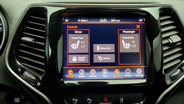 2019 Jeep Cherokee Limited with Power Sunroof and Technology Package - 22974032 - 18