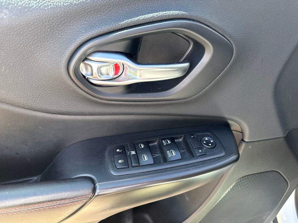 2019 Jeep Cherokee Trailhawk - 23041063 - 9