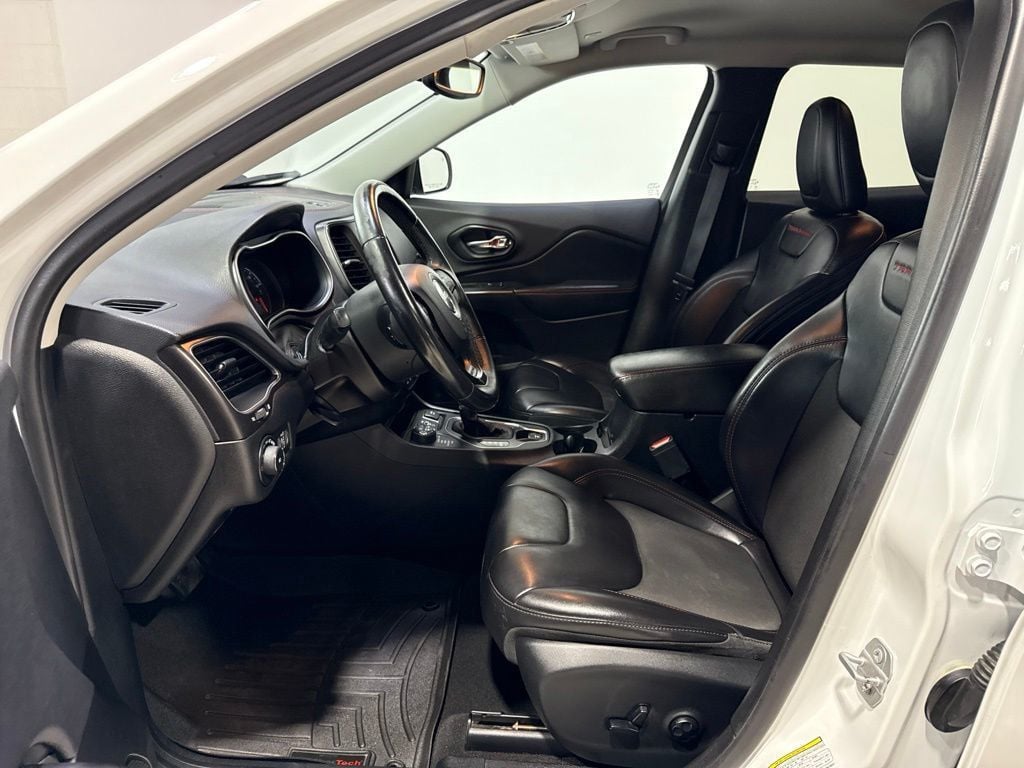 2019 Jeep Cherokee Trailhawk - 23041063 - 20