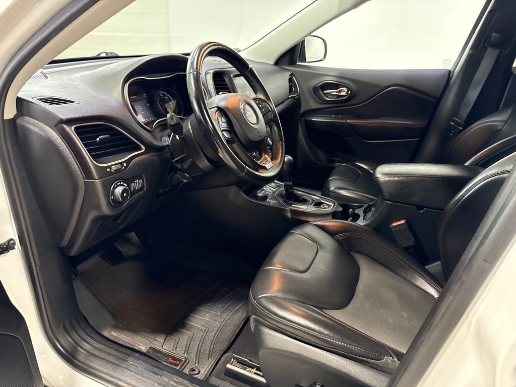 2019 Jeep Cherokee Trailhawk - 23041063 - 22