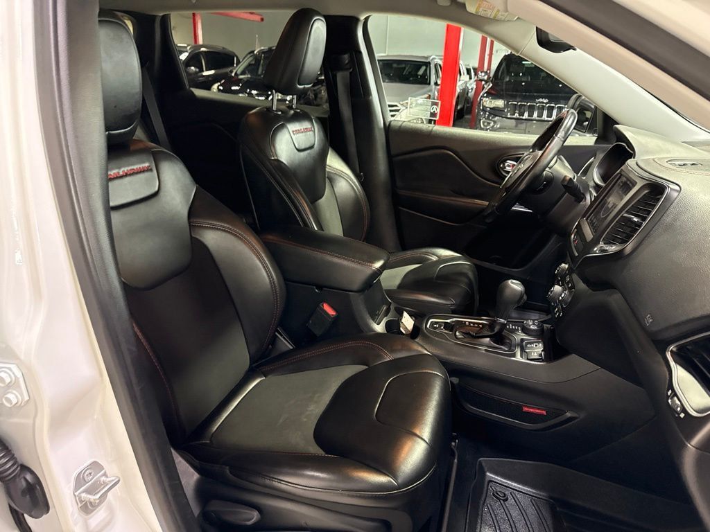2019 Jeep Cherokee Trailhawk - 23041063 - 38