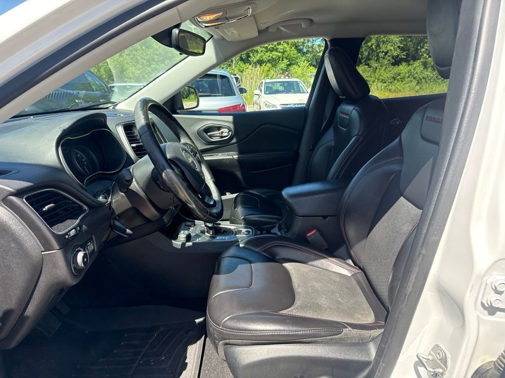 2019 Jeep Cherokee Trailhawk - 23041063 - 7