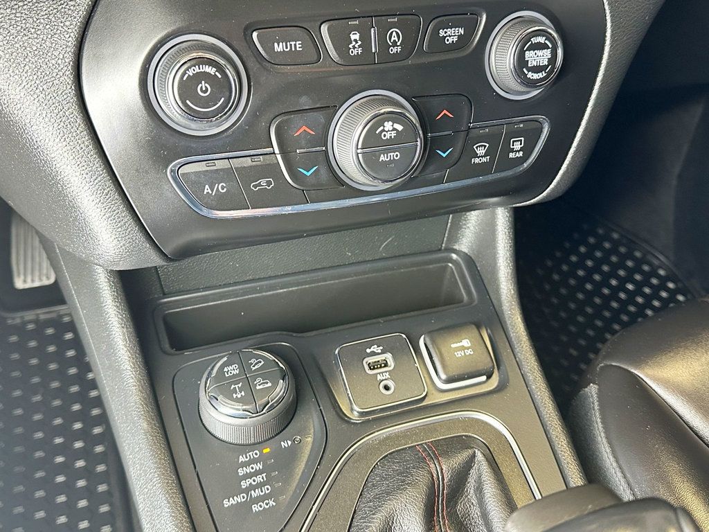 2019 Jeep Cherokee Trailhawk 4x4 - 23060427 - 26