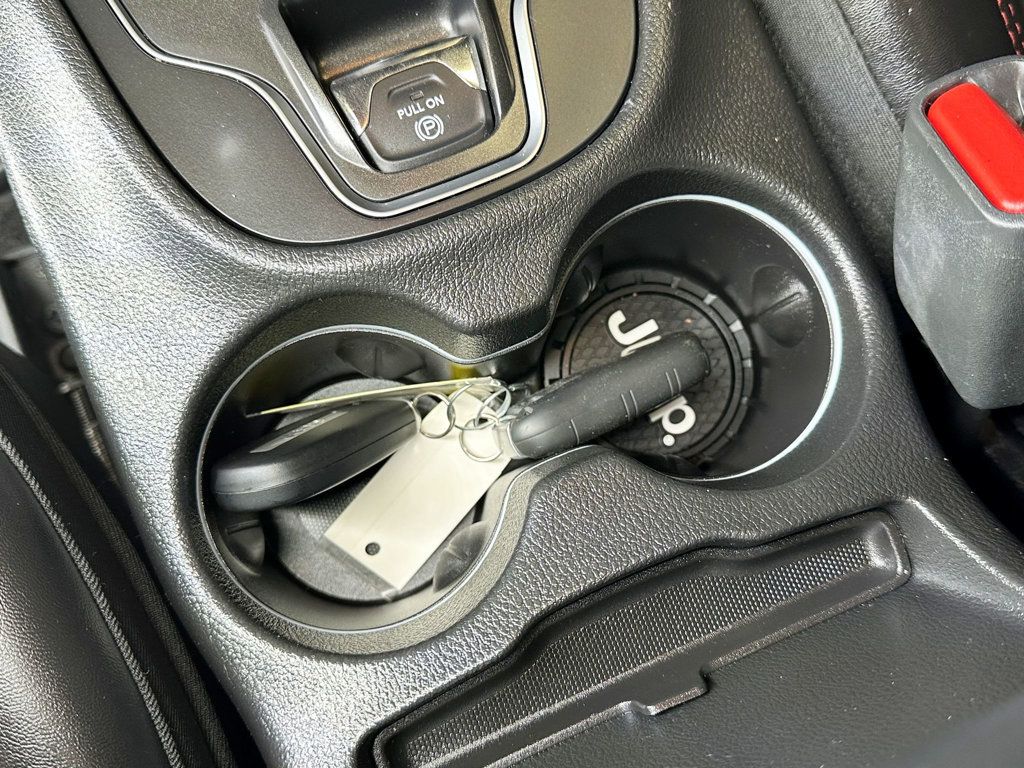2019 Jeep Cherokee Trailhawk 4x4 - 23060427 - 28