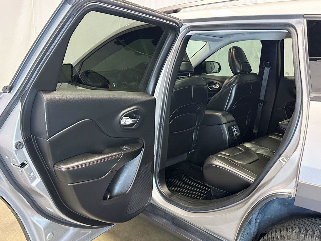 2019 Jeep Cherokee Trailhawk 4x4 - 23060427 - 31