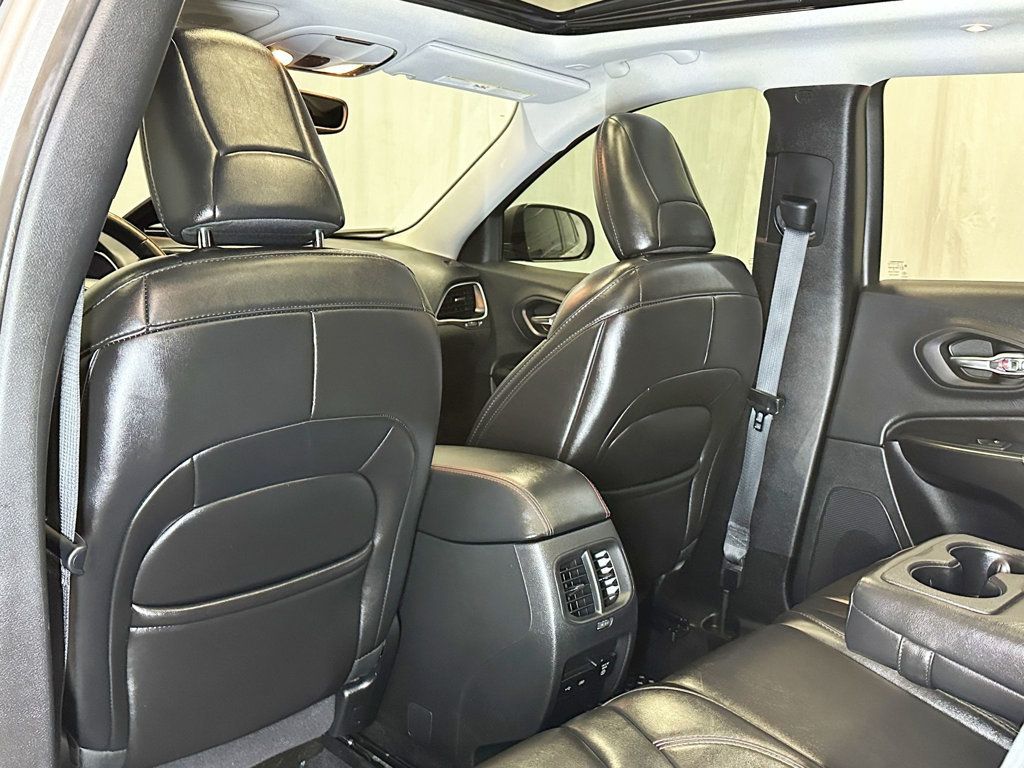 2019 Jeep Cherokee Trailhawk 4x4 - 23060427 - 33