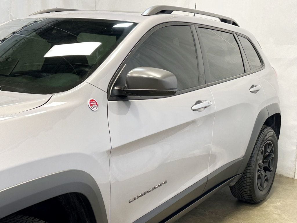 2019 Jeep Cherokee Trailhawk 4x4 - 23060427 - 3