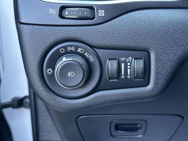 2019 Jeep Cherokee Trailhawk 4x4 4dr SUV - 23054070 - 30