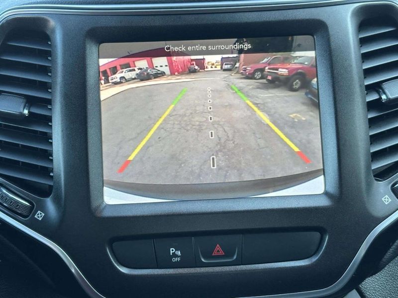 2019 Jeep Cherokee Trailhawk 4x4 4dr SUV - 23054070 - 34