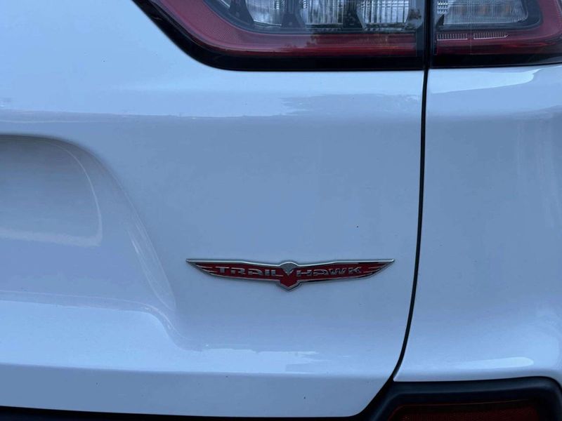2019 Jeep Cherokee Trailhawk 4x4 4dr SUV - 23054070 - 41
