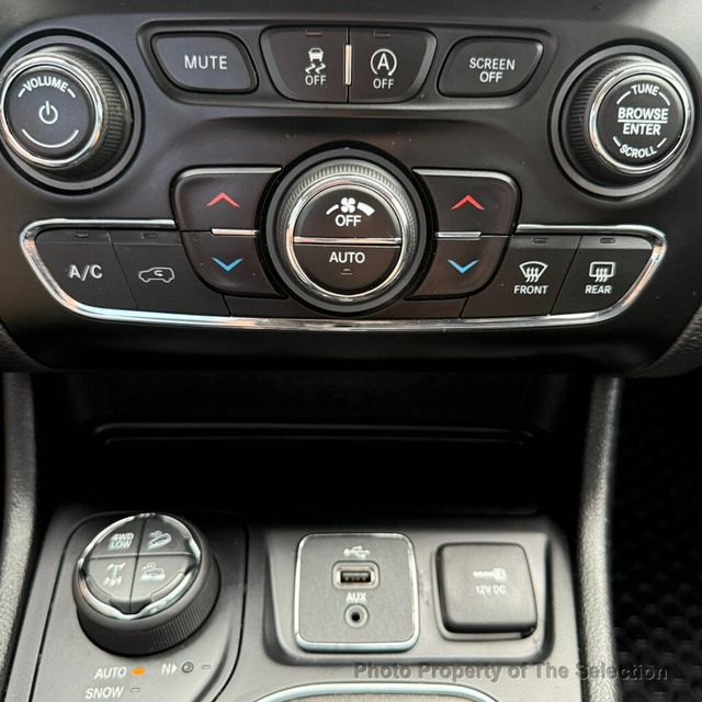 2019 Jeep Cherokee TRAILHAWK 4X4 W/COLD WEATHER GROUP, COMFORT & CONVENIENCE PKG - 22980093 - 37