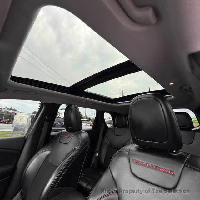 2019 Jeep Cherokee TRAILHAWK 4X4 W/COLD WEATHER GROUP, COMFORT & CONVENIENCE PKG - 22980093 - 39