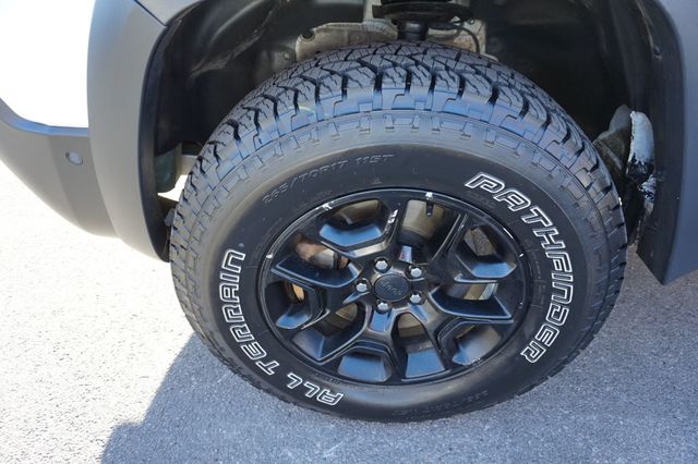 2019 Jeep Cherokee TRAILHAWK ELITE, 4X4, LIFTED, NEW ALL TERRAIN TIRES, LADDER RACK - 23081554 - 12