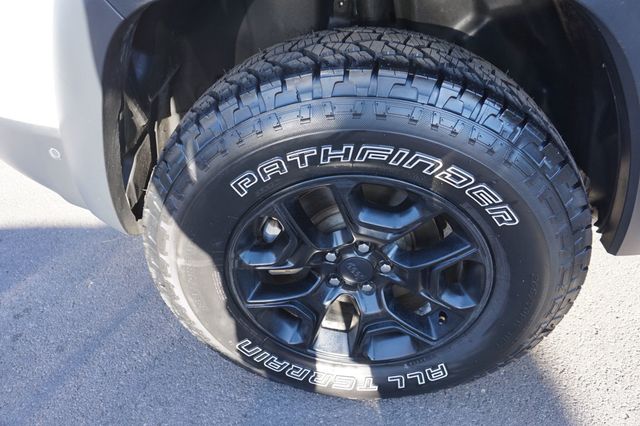 2019 Jeep Cherokee TRAILHAWK ELITE, 4X4, LIFTED, NEW ALL TERRAIN TIRES, LADDER RACK - 23081554 - 14