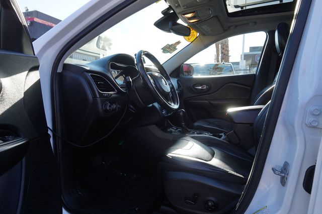 2019 Jeep Cherokee TRAILHAWK ELITE, 4X4, LIFTED, NEW ALL TERRAIN TIRES, LADDER RACK - 23081554 - 16