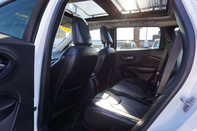 2019 Jeep Cherokee TRAILHAWK ELITE, 4X4, LIFTED, NEW ALL TERRAIN TIRES, LADDER RACK - 23081554 - 18