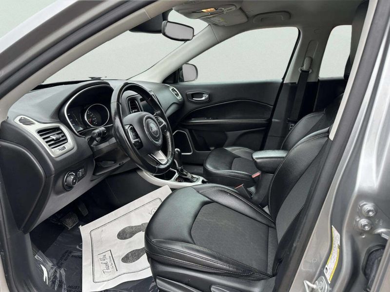 2019 Jeep Compass Latitude 4dr SUV - 22993939 - 9