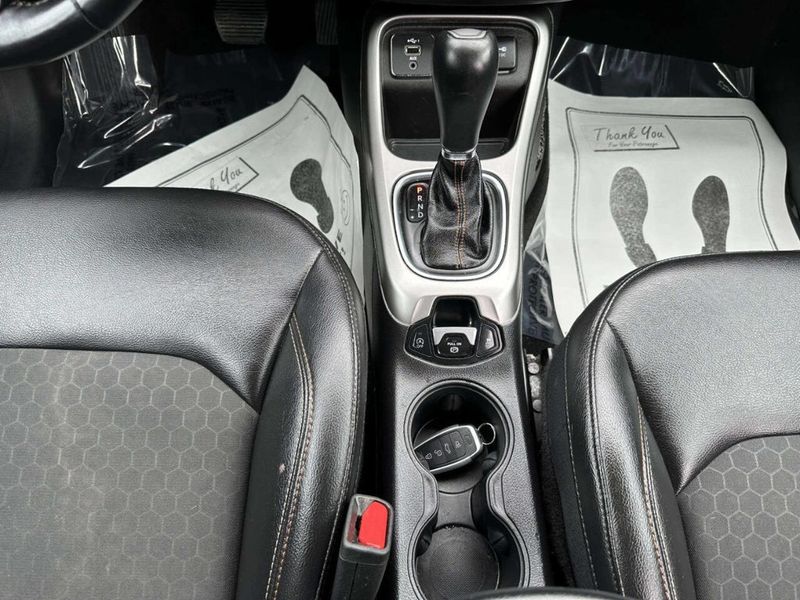 2019 Jeep Compass Latitude 4dr SUV - 22993939 - 19