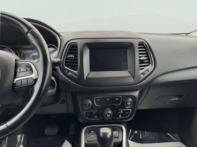 2019 Jeep Compass Latitude 4dr SUV - 22993939 - 20