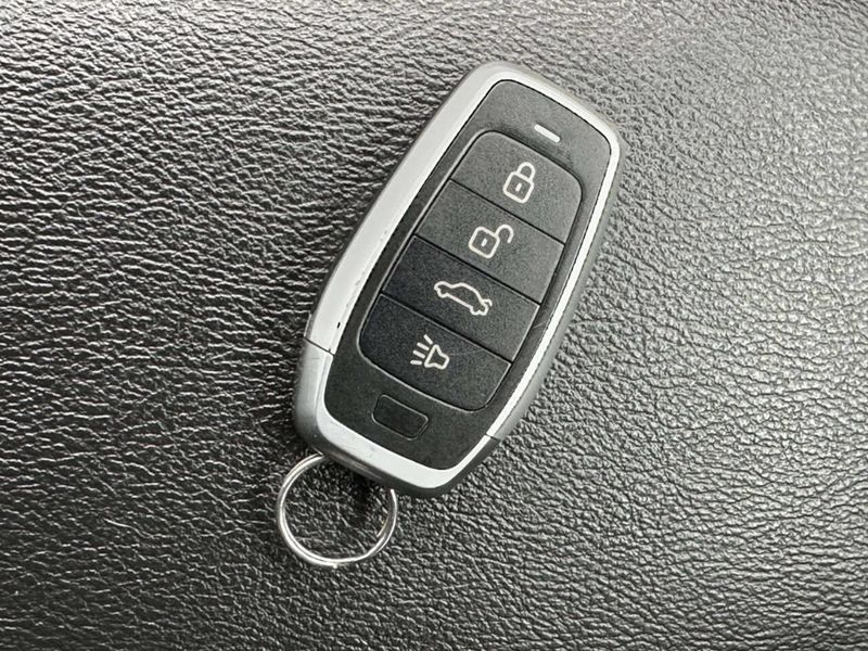 2019 Jeep Compass Latitude 4dr SUV - 22993939 - 32