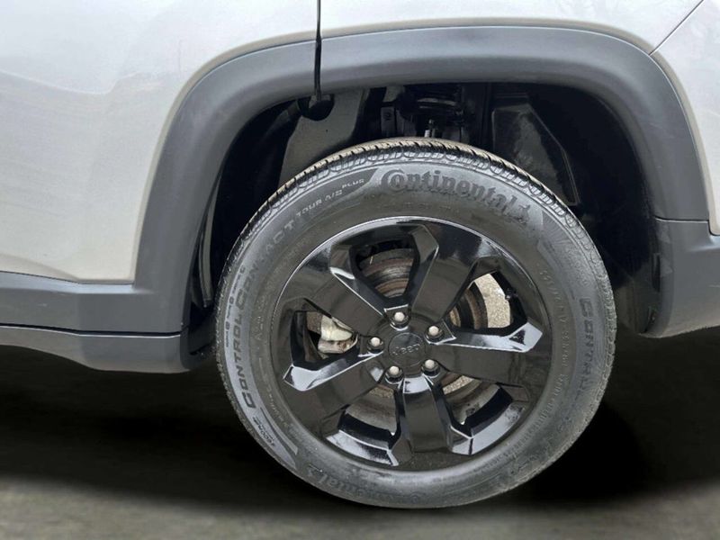 2019 Jeep Compass Latitude 4dr SUV - 22993939 - 33