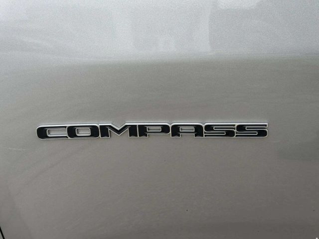 2019 Jeep Compass Latitude 4dr SUV - 22993939 - 8