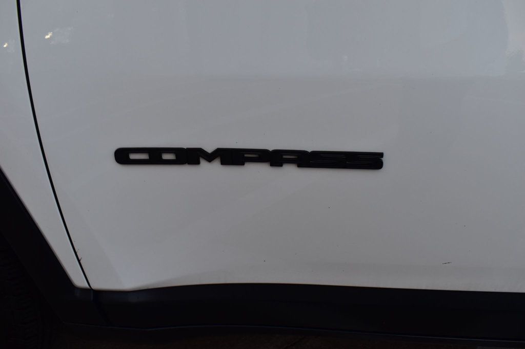 2019 Jeep Compass Latitude 4x4 - 22895555 - 45