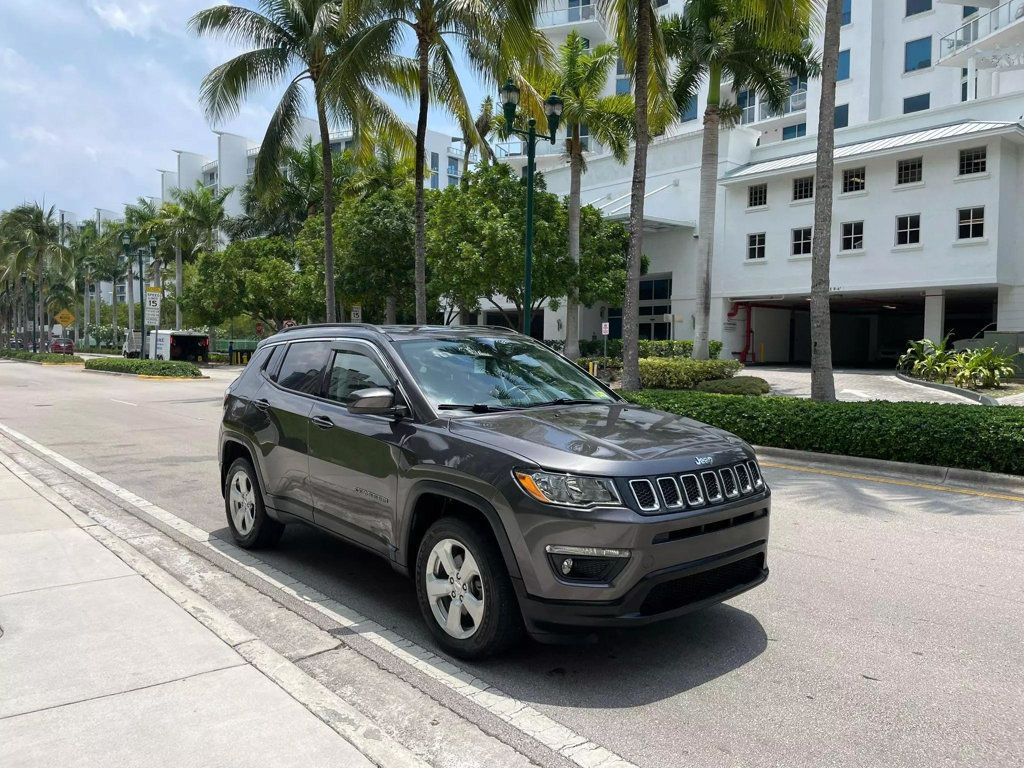 2019 Jeep Compass Latitude 4x4 - 22443689 - 0