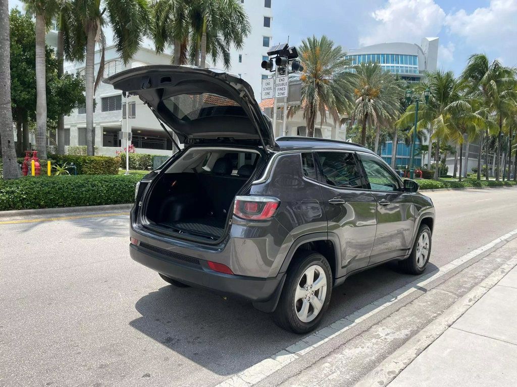 2019 Jeep Compass Latitude 4x4 - 22443689 - 8