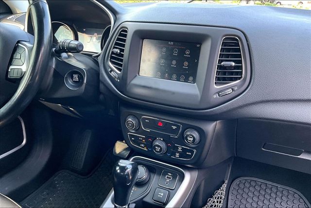 2019 Jeep Compass Latitude 4x4 - 23065989 - 32